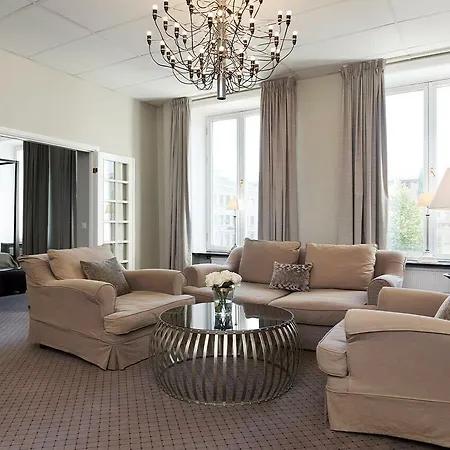 Hotel Opera *
