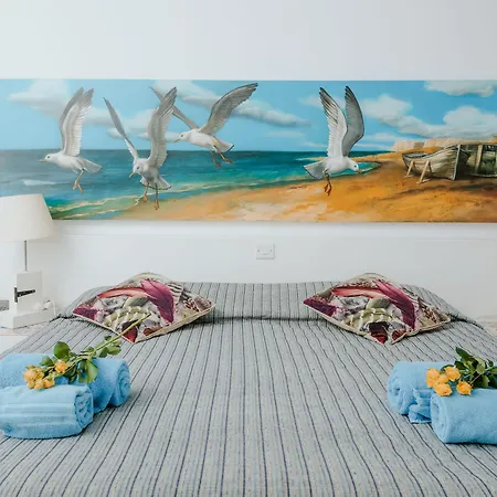 Opera Hotel *