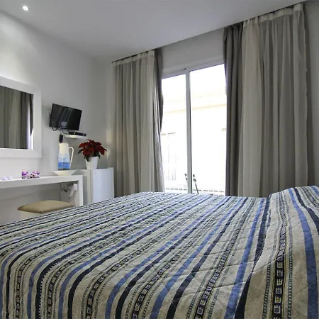 Hotel Opera *