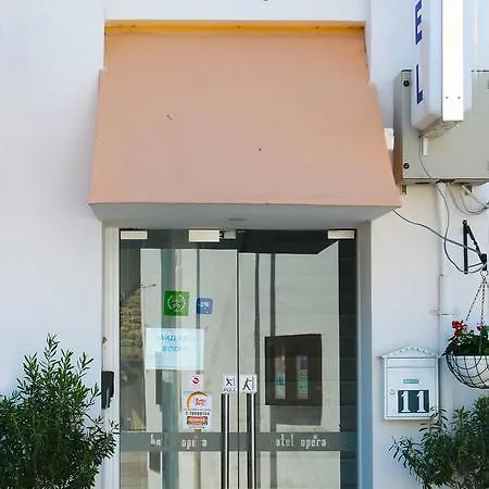 Hotel Opera *