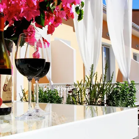 Opera Отель Ларнака