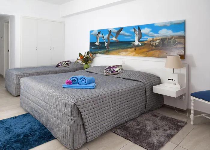 ホテル オペラ ラルナカ