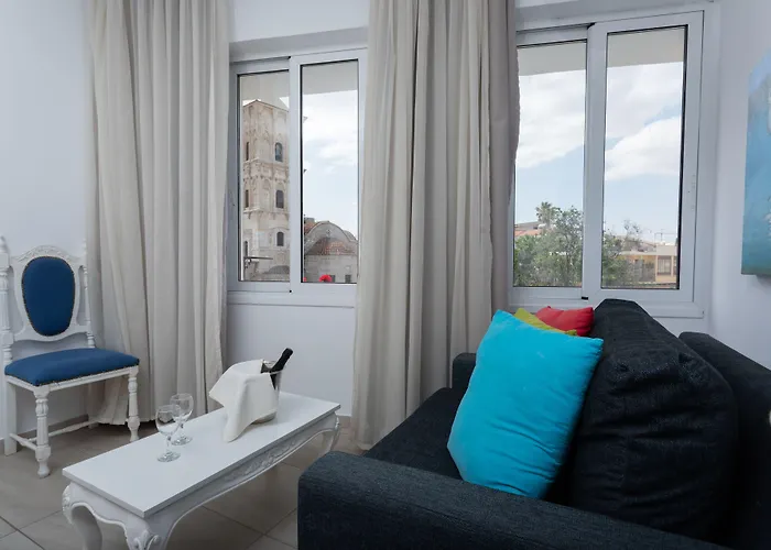 オペラ ホテル ラルナカ